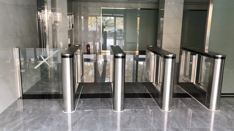 北京某科技公司速通門升級 - 中出網(wǎng)-智能出入口與停車充電門戶