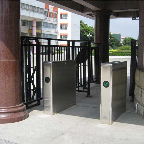 感謝深圳光明高級中學選用深圳出安智能通道閘