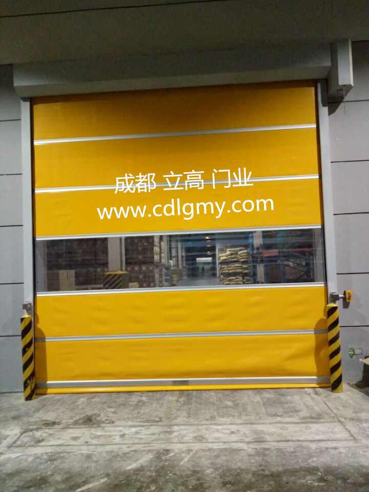 成都頂津（康師傅）食品快速門工程案例 - 中出網(wǎng)-智能出入口與停車充電門戶