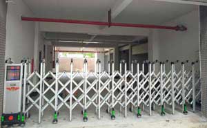 梅州蕉嶺新興雅苑伸縮門案例