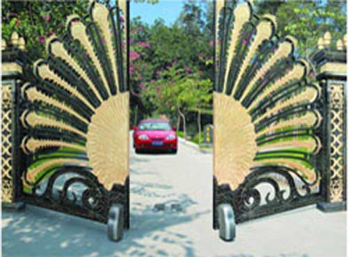 浙江東陽(yáng)畔山豪宅開(kāi)門(mén)機(jī)案例 - 中出網(wǎng)-智能出入口與停車(chē)充電門(mén)戶(hù)