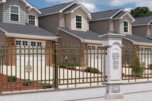 貴港通泰?愛(ài)麗舍護(hù)欄案例 - 中出網(wǎng)-智能出入口與停車(chē)充電門(mén)戶