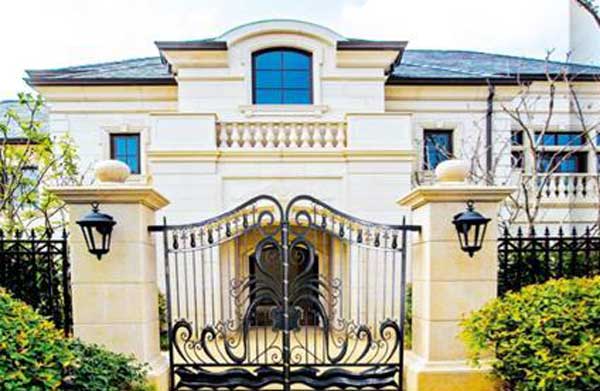 慶賀白山出安智能別墅大門(mén)進(jìn)駐長(zhǎng)白山?紅松溪谷