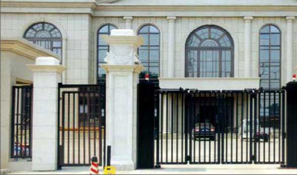 熱烈祝賀克拉瑪依出安智能電動折疊門進(jìn)駐克拉瑪依市榮昌有限責(zé)任公司