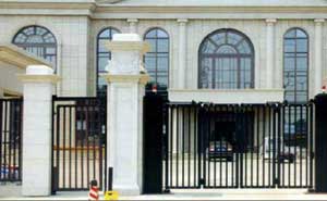 克拉瑪依市榮昌有限責任公司電動折疊門案例