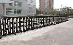 蘇州市第二炮兵學院伸縮門案例 - 中出網(wǎng)-智能出入口與停車充電門戶