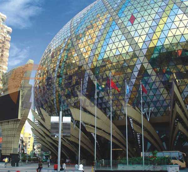 澳門新葡京大酒店旗桿案例 - 中出網-智能出入口與停車充電門戶