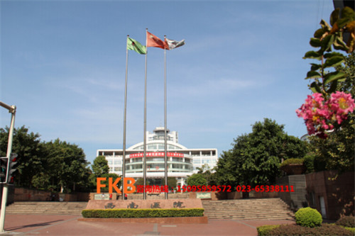 西南醫(yī)院旗桿案例 - 中出網(wǎng)-智能出入口與停車充電門(mén)戶