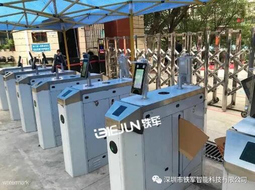 測溫人臉識別斜角翼閘