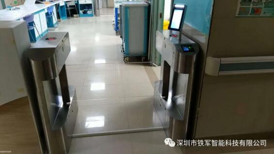 鐵軍智能提供醫(yī)院通道閘機(jī)及醫(yī)院健康碼人臉識(shí)別閘機(jī)解決方案