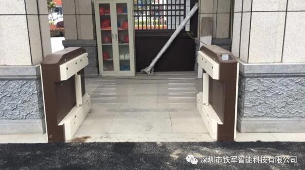 鐵軍智能設(shè)計(jì)了中式院墅專用烤漆擺閘