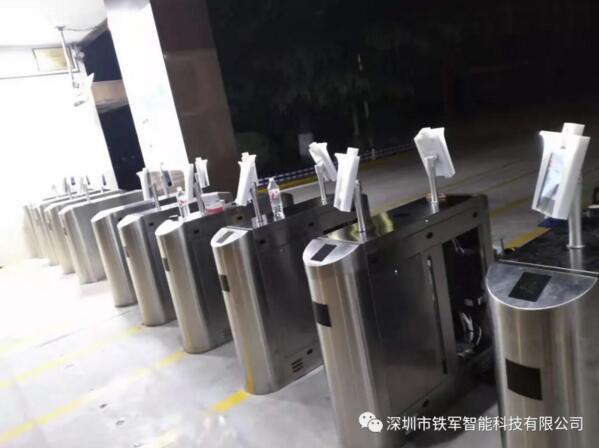 測(cè)溫人臉識(shí)別翼閘