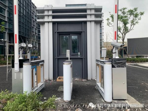 上海浦東國際機場應用鐵軍智能人臉識別豪華擺閘