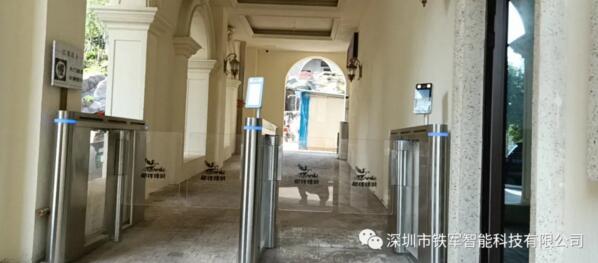 都鐸臻城應(yīng)用鐵軍智能人臉識(shí)別速通門(mén)設(shè)備