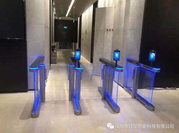 杜絕使用健康碼截圖，試圖通過人工通行的：健康碼核驗+體溫檢測