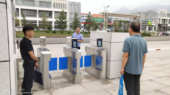 山西焦化集團戶外動態(tài)人臉識別+擺閘案例 - 中出網-智能出入口與停車充電門戶