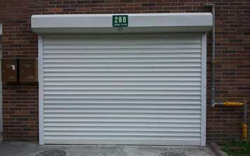 車(chē)庫(kù)門(mén)