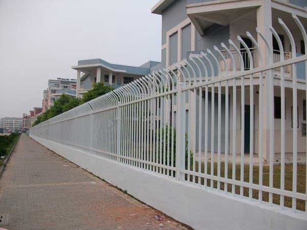 R型單向防爬圍欄