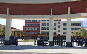 赤峰市二中電動(dòng)伸縮門工程