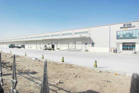 亞馬遜保溫滑升門案例 - 中出網(wǎng)-智能出入口與停車充電門戶