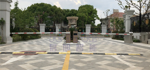 車(chē)牌識(shí)別道閘一體機(jī)