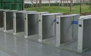 北京現(xiàn)代汽車大廈通道閘案例 - 中出網(wǎng)-智能出入口與停車充電門戶