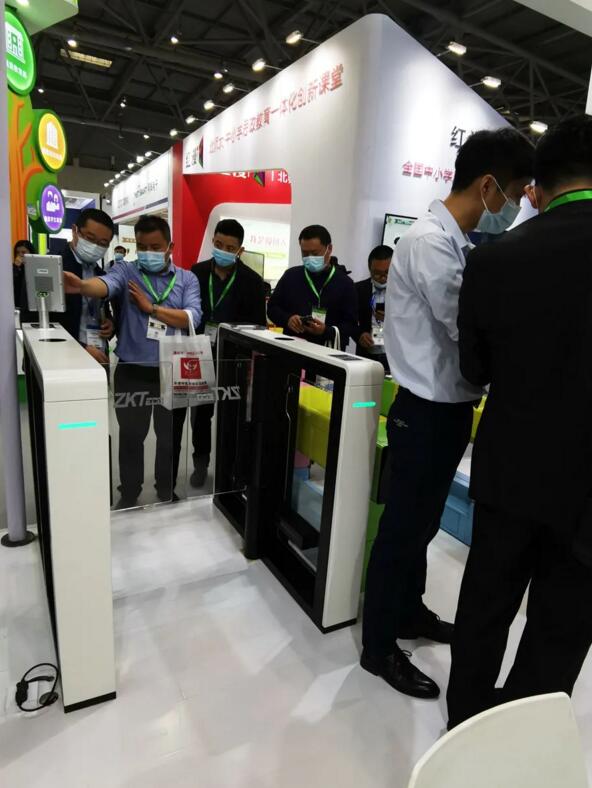 熵基科技以生物識別技術(shù)和計算機(jī)視覺技術(shù)為核心的先進(jìn)產(chǎn)品和解決方案