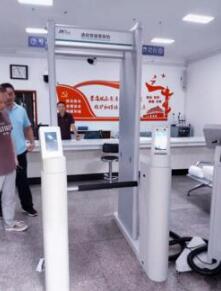 中控智慧實(shí)名制人行安檢門助力鄭州信訪局