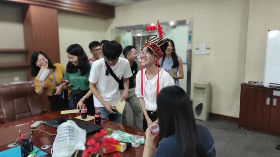 樂翻天的過節(jié)方式——艾科中秋游園會(huì)！