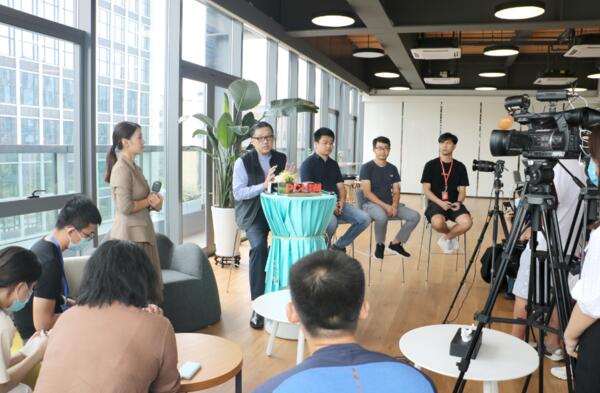 李德紘院士及WebVision圖像分類競賽佳都科技獲獎(jiǎng)團(tuán)隊(duì)分享現(xiàn)場(chǎng)