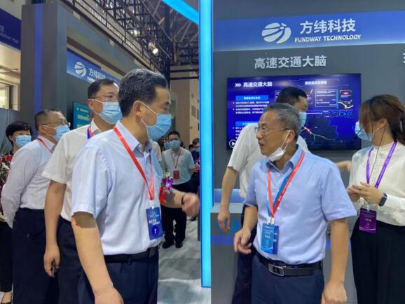 領(lǐng)導(dǎo)巡館第一站，點(diǎn)贊IDPS交通大腦