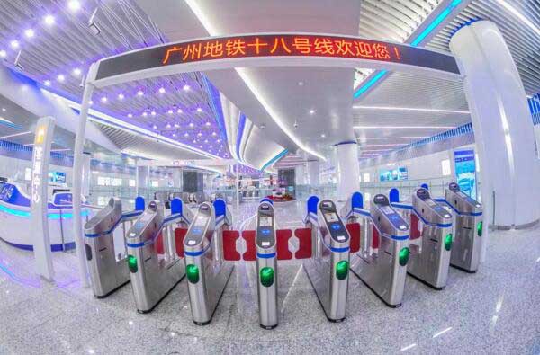 全線采用人臉識別通道閘