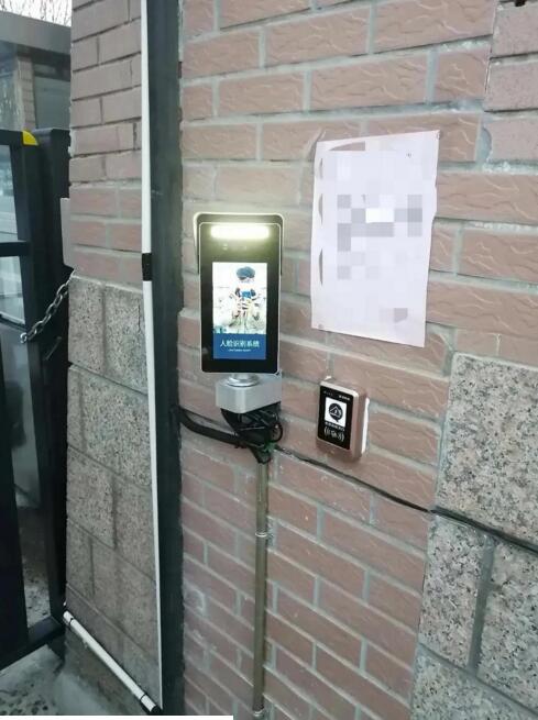 瑞為技術(shù)FaceTick人臉識別測溫門禁產(chǎn)品更是得到廣泛應(yīng)用