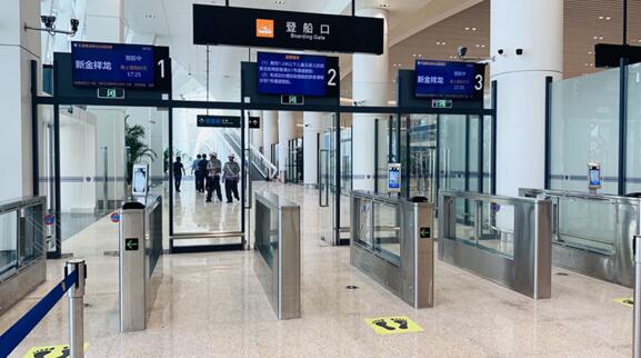 瑞為推出了集面部識別與核驗(yàn)通行一體的刷臉通行方案