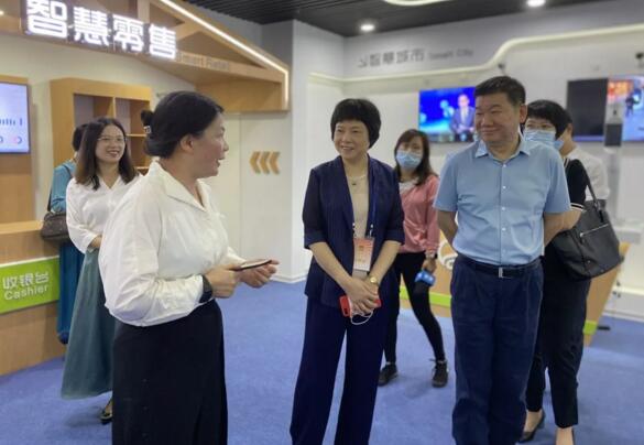 廈門市人大常委會(huì)副主任陳紫萱一行蒞臨人工智能代表企業(yè)——瑞為技術(shù)進(jìn)行調(diào)研