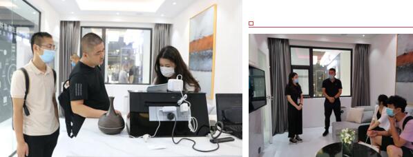 現(xiàn)場絡(luò)繹不絕的參觀者