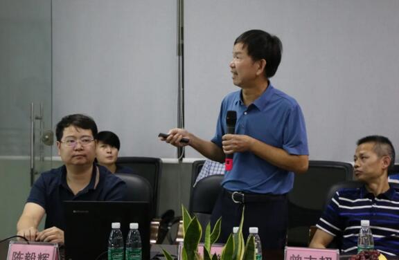 陳董對現(xiàn)場來訪領導們介紹了立林的業(yè)務情況、發(fā)展優(yōu)勢和企業(yè)文化