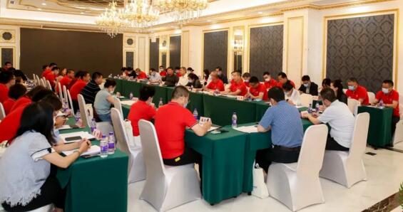 立林應(yīng)邀參加建黨100周年慶?；顒蛹暗诹鶎玫谝淮纬?wù)理事會