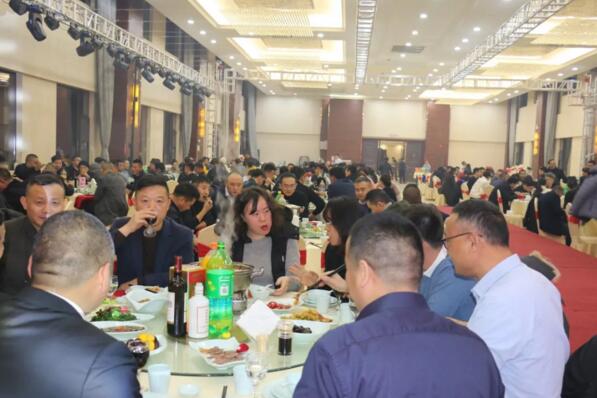 丹特斯再次感謝年會(huì)所有工作人員的辛勞付出！