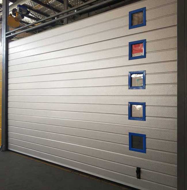 銀灰色標(biāo)準(zhǔn)提升工業(yè)滑升門