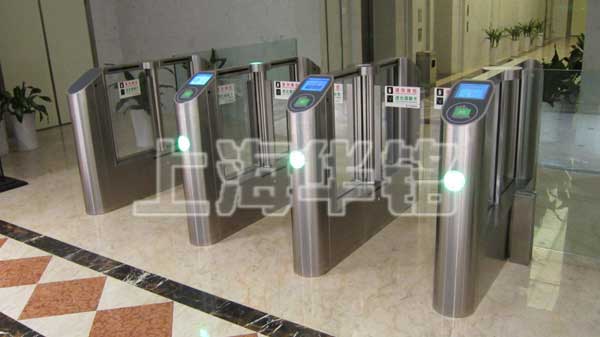 寧波商會大樓通道閘案例 - 中出網(wǎng)-智能出入口與停車充電門戶