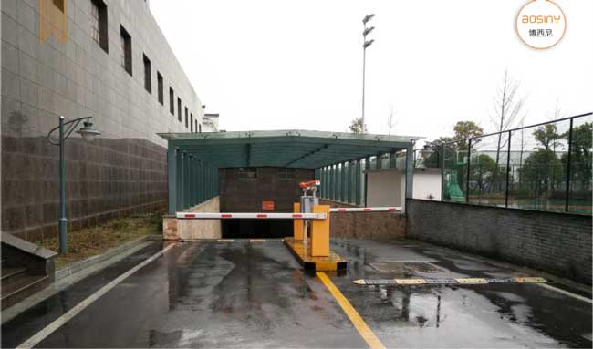 農(nóng)業(yè)商業(yè)銀行車牌識別系統(tǒng)案例 - 中出網(wǎng)-智能出入口與停車充電門戶