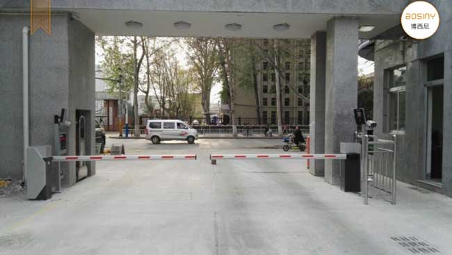 西安市公安局閻良分局車牌識別系統(tǒng)案例 - 中出網(wǎng)-智能出入口與停車充電門戶