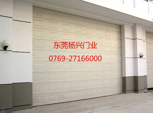 豪華電動翻板車庫門