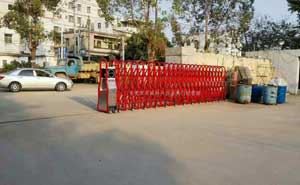 東莞東城豪華大紅電動伸縮門案例