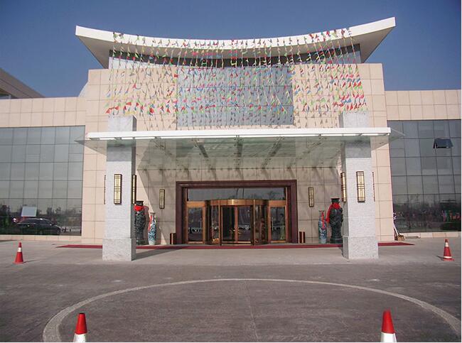 聊城天沐旋轉(zhuǎn)門案例 - 中出網(wǎng)-智能出入口與停車充電門戶