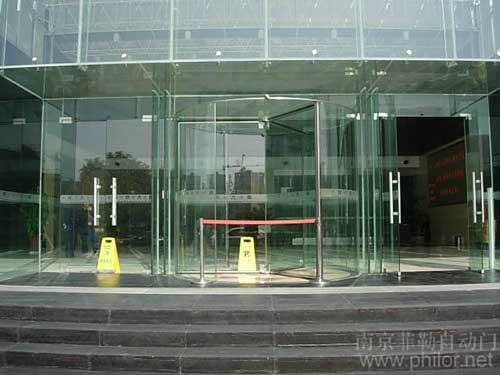 水晶旋轉(zhuǎn)門