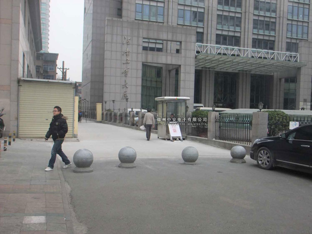 河南工會(huì)大廈崗?fù)すこ贪咐?- 中出網(wǎng)-智能出入口與停車充電門戶