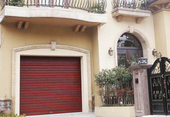 豪華電動(dòng)車(chē)庫(kù)門(mén)