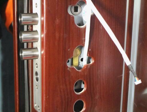 內(nèi)置離合的直插芯鎖體和“門內(nèi)外雙安全系統(tǒng)”